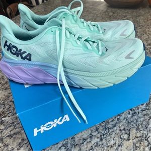 HOKA, women’s 10.5, Arahi 6, Sunlit Ocean Lilac Mist